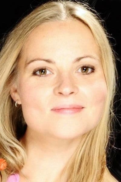 Karine Foviau profile