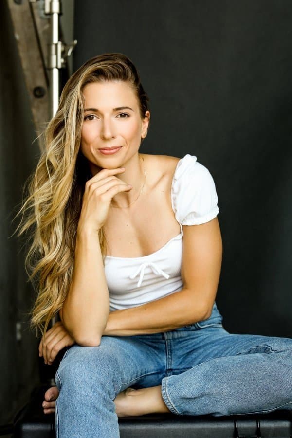 Louise Hradsky profile