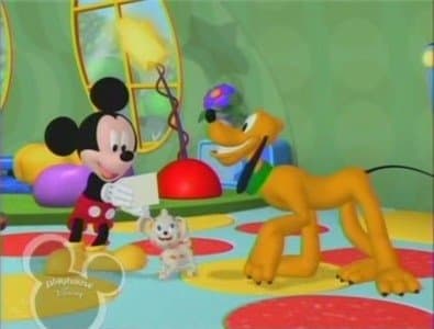 Pluto le chien babysitter Pluto le chien babysitter