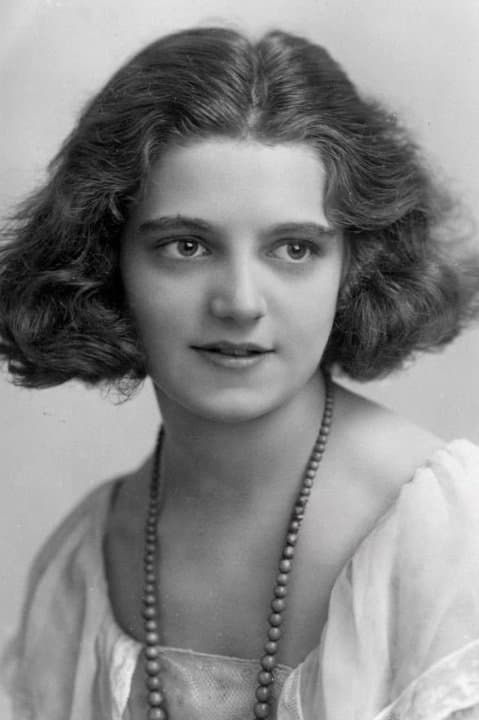 Hermione Baddeley profile Hermione Baddeley profile