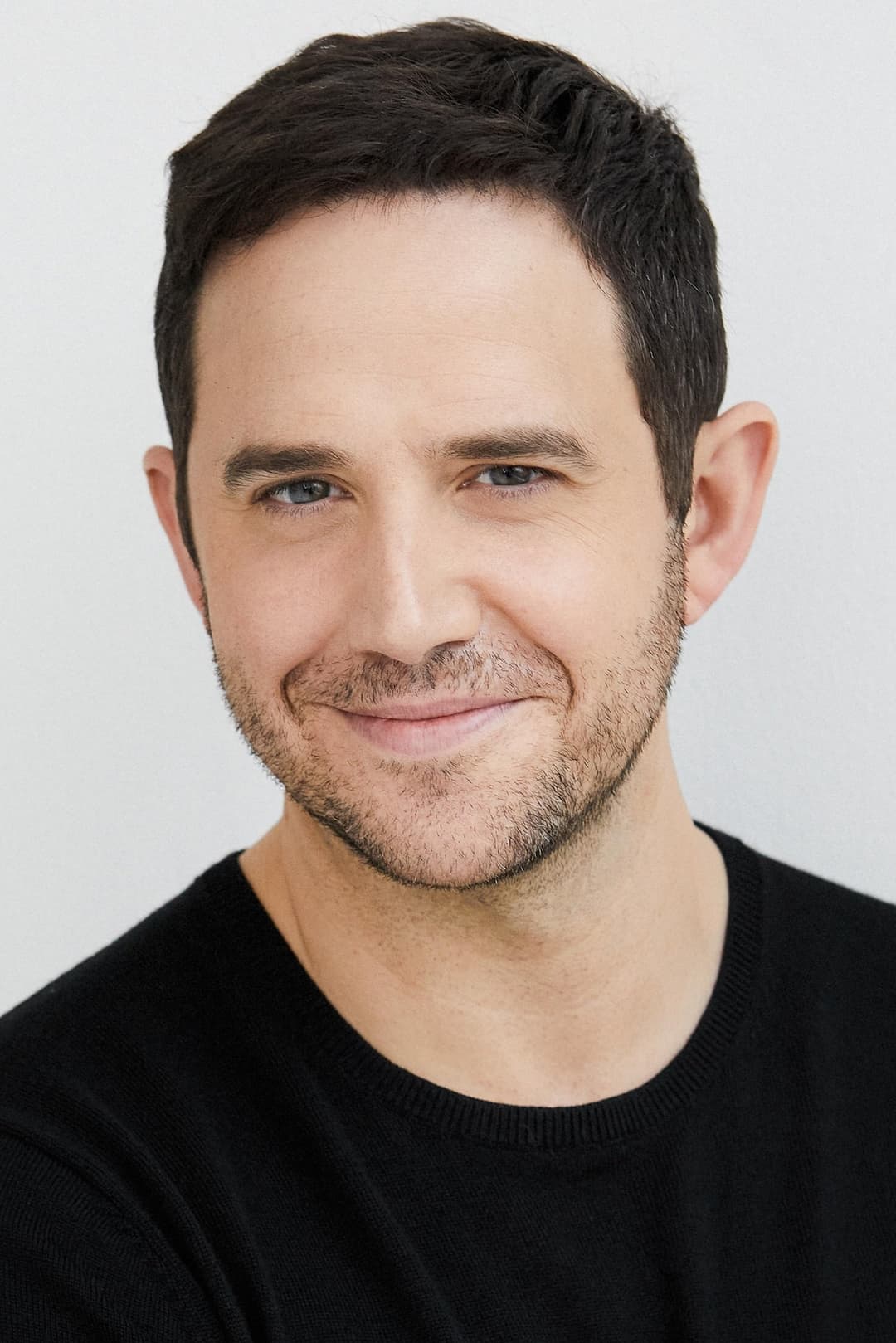 Santino Fontana profile Santino Fontana profile