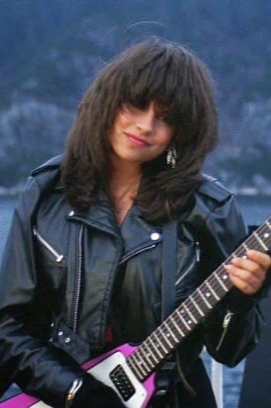 Saffron Henderson profile Saffron Henderson profile