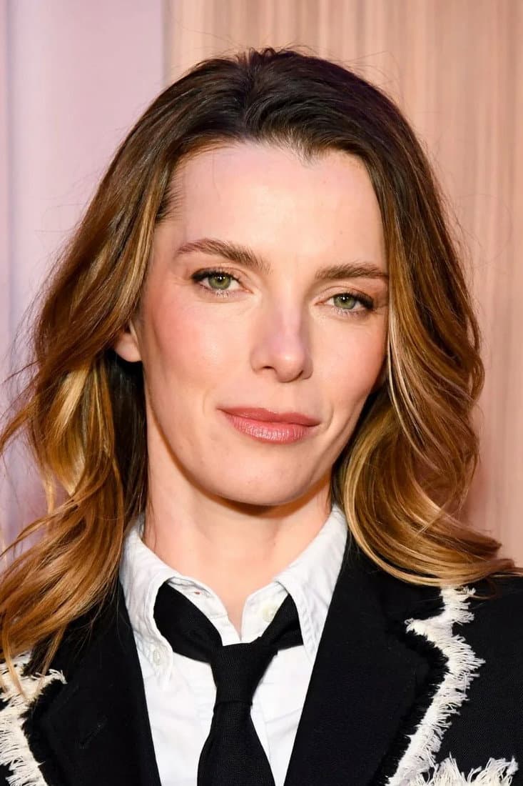 Betty Gilpin profile Betty Gilpin profile