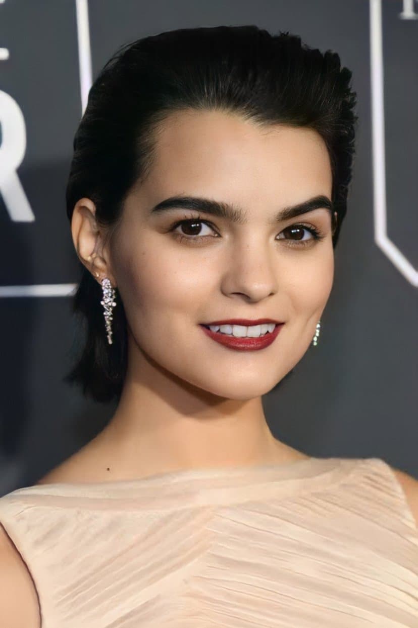Brianna Hildebrand profile Brianna Hildebrand profile