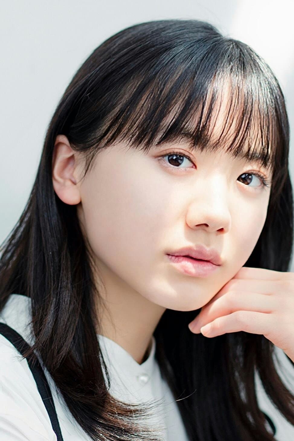 Mana Ashida profile Mana Ashida profile