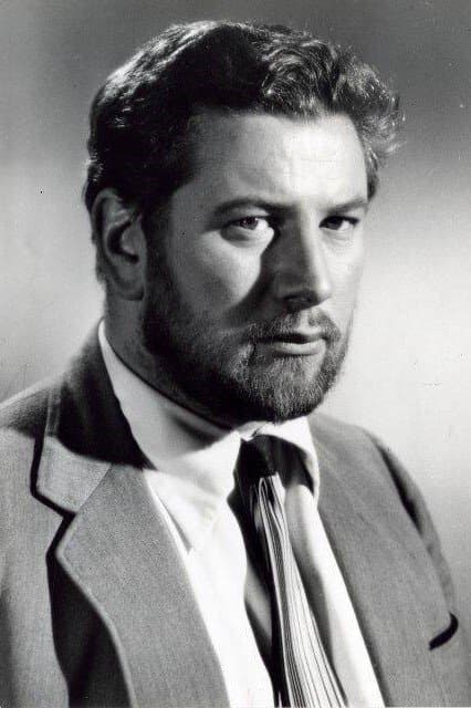 Peter Ustinov profile Peter Ustinov profile