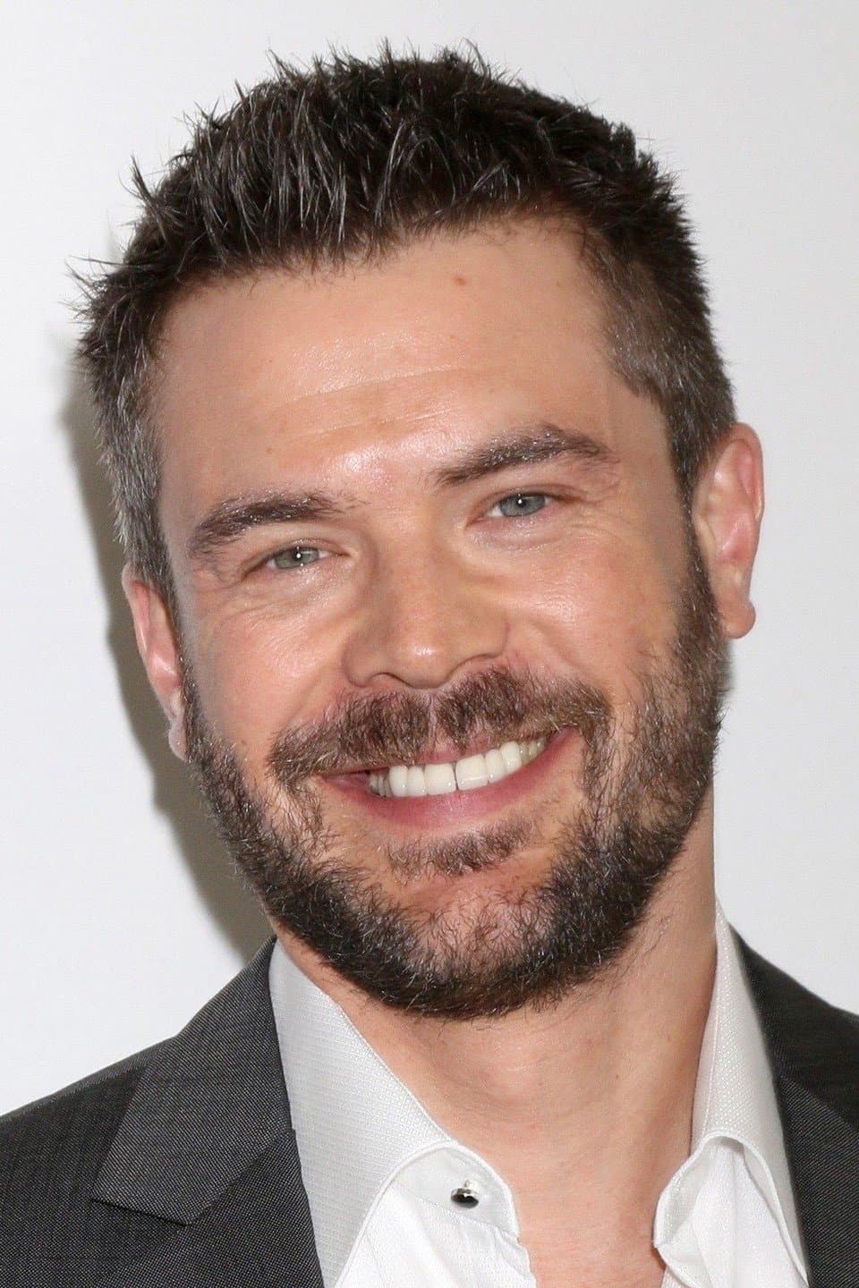 Charlie Weber profile Charlie Weber profile