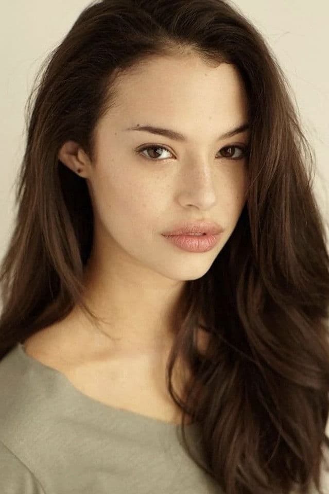 Chloe Bridges profile Chloe Bridges profile