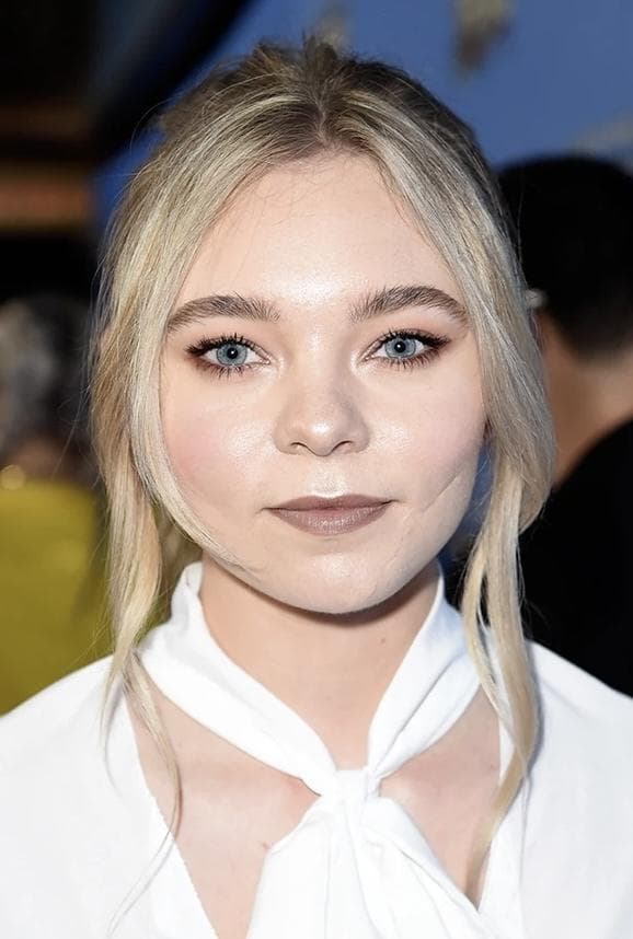Taylor Hickson profile Taylor Hickson profile
