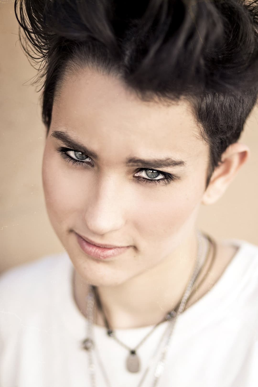 Bex Taylor-Klaus profile Bex Taylor-Klaus profile