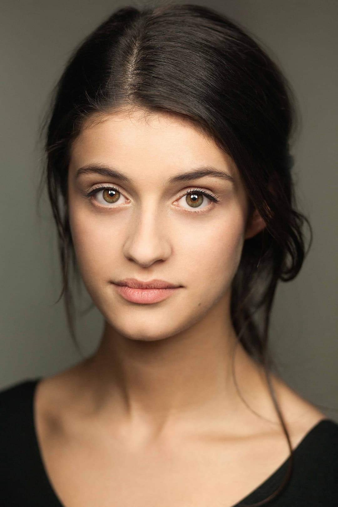 Anya Chalotra profile Anya Chalotra profile