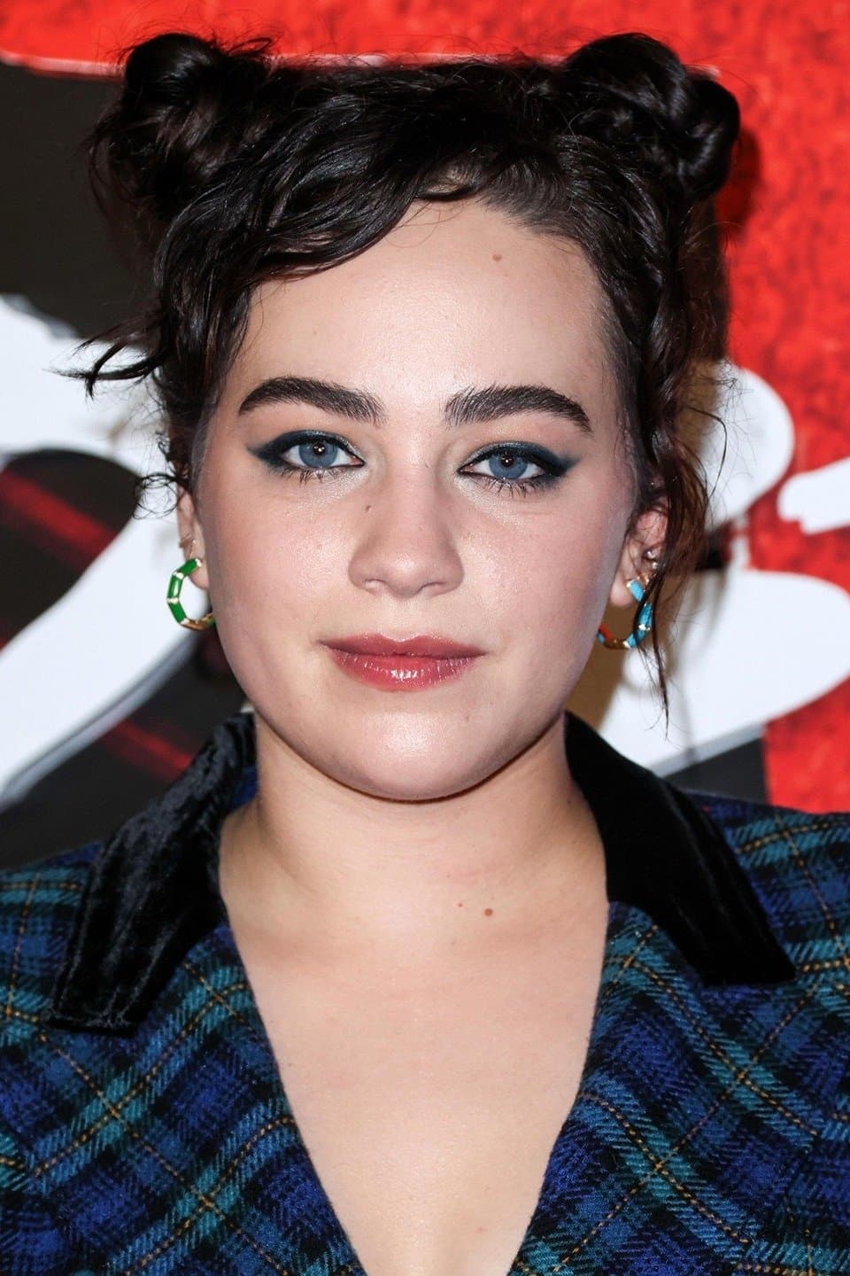 Mary Mouser profile Mary Mouser profile