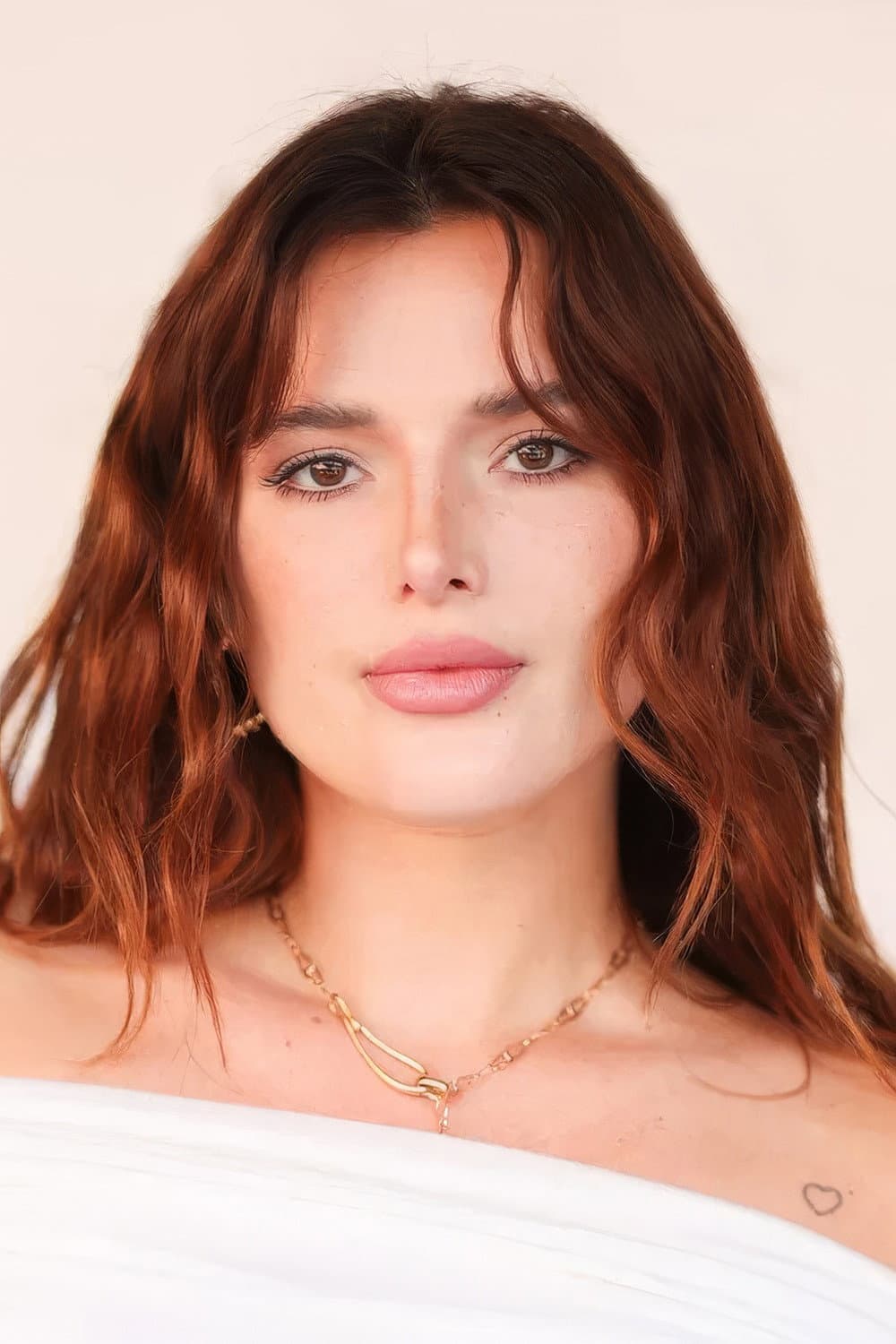 Bella Thorne profile Bella Thorne profile