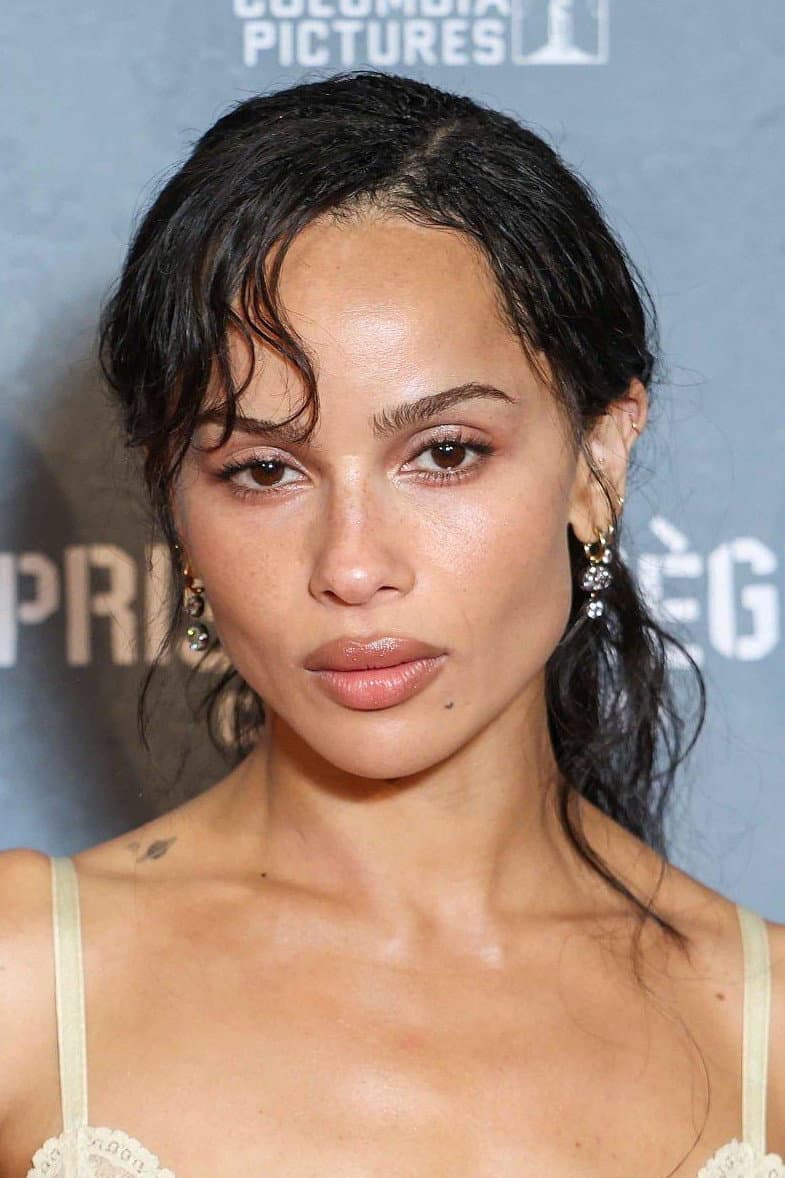 Zoë Kravitz profile Zoë Kravitz profile