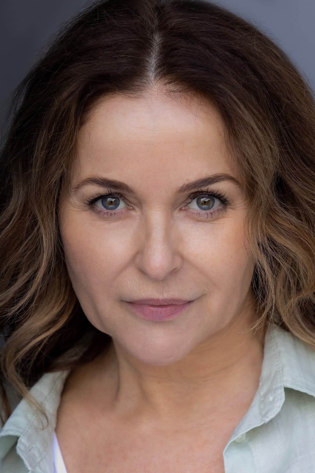 Julia Sawalha profile Julia Sawalha profile