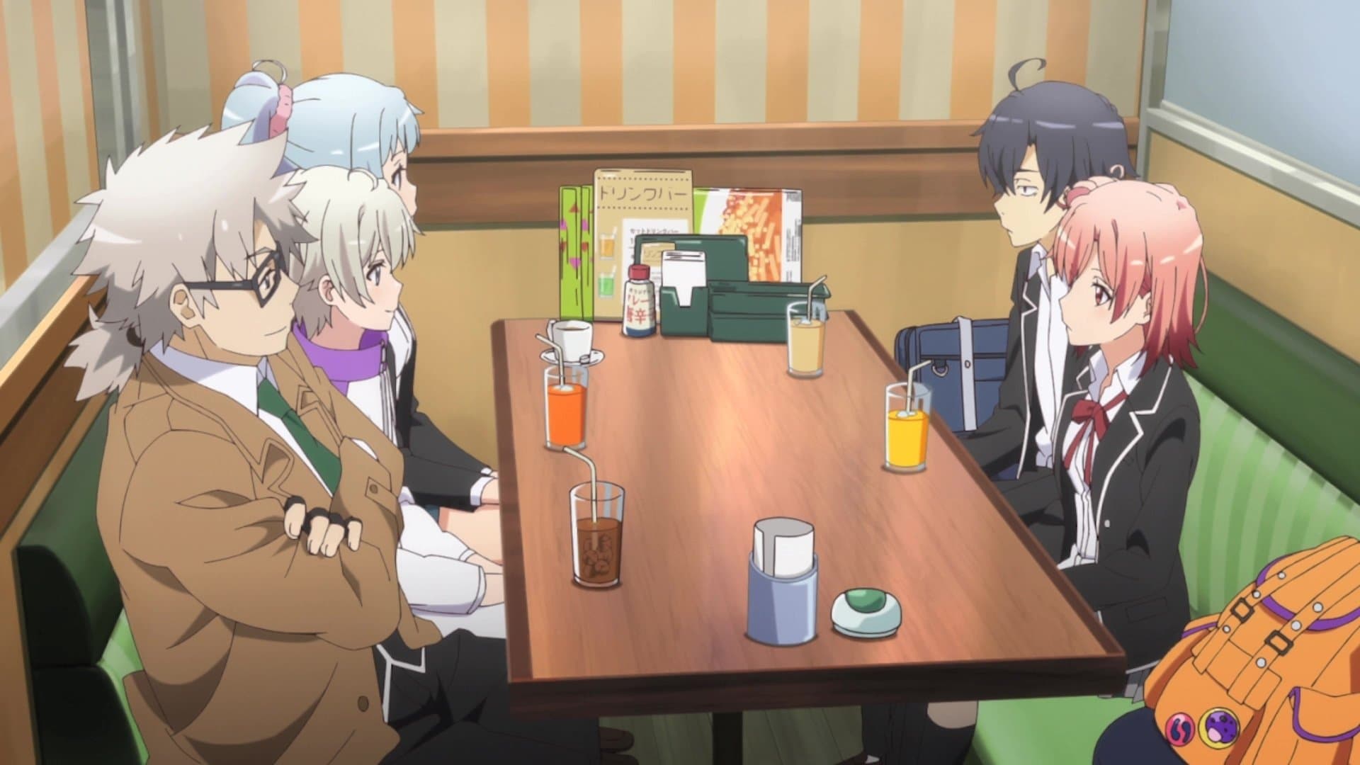 Hachiman Hikigaya reprend son discours. Hachiman Hikigaya reprend son discours.