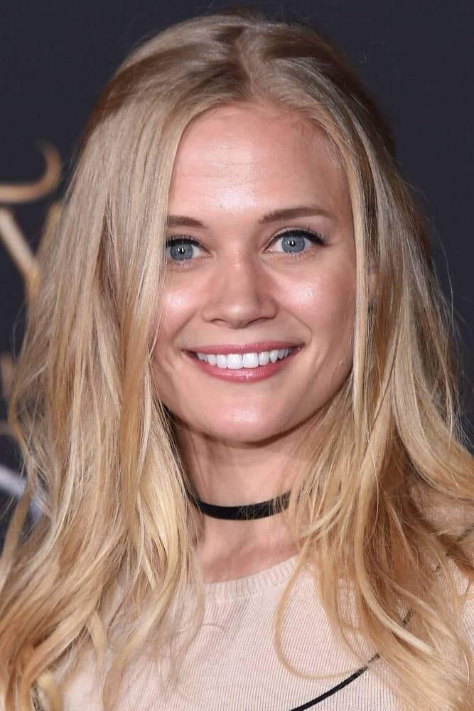 Carly Schroeder profile Carly Schroeder profile