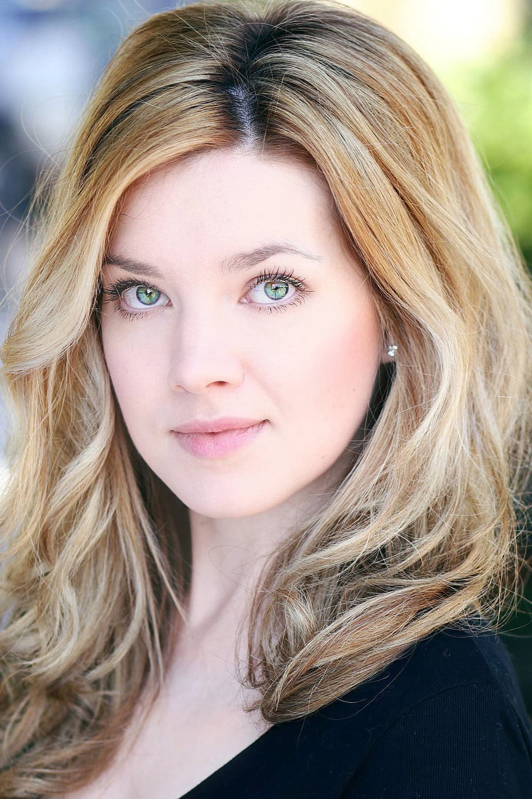 Evie Wray profile Evie Wray profile