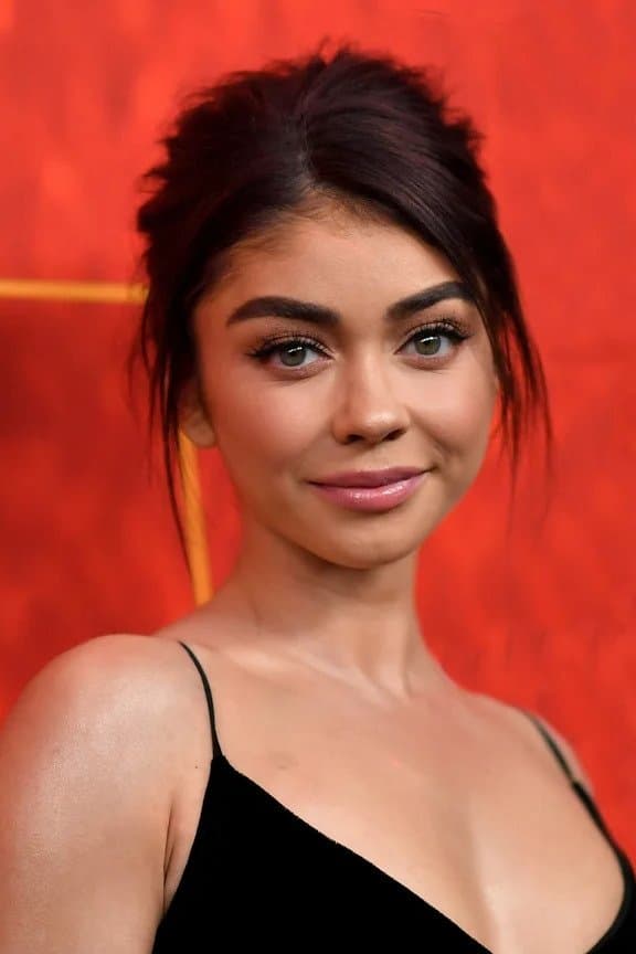 Sarah Hyland profile Sarah Hyland profile