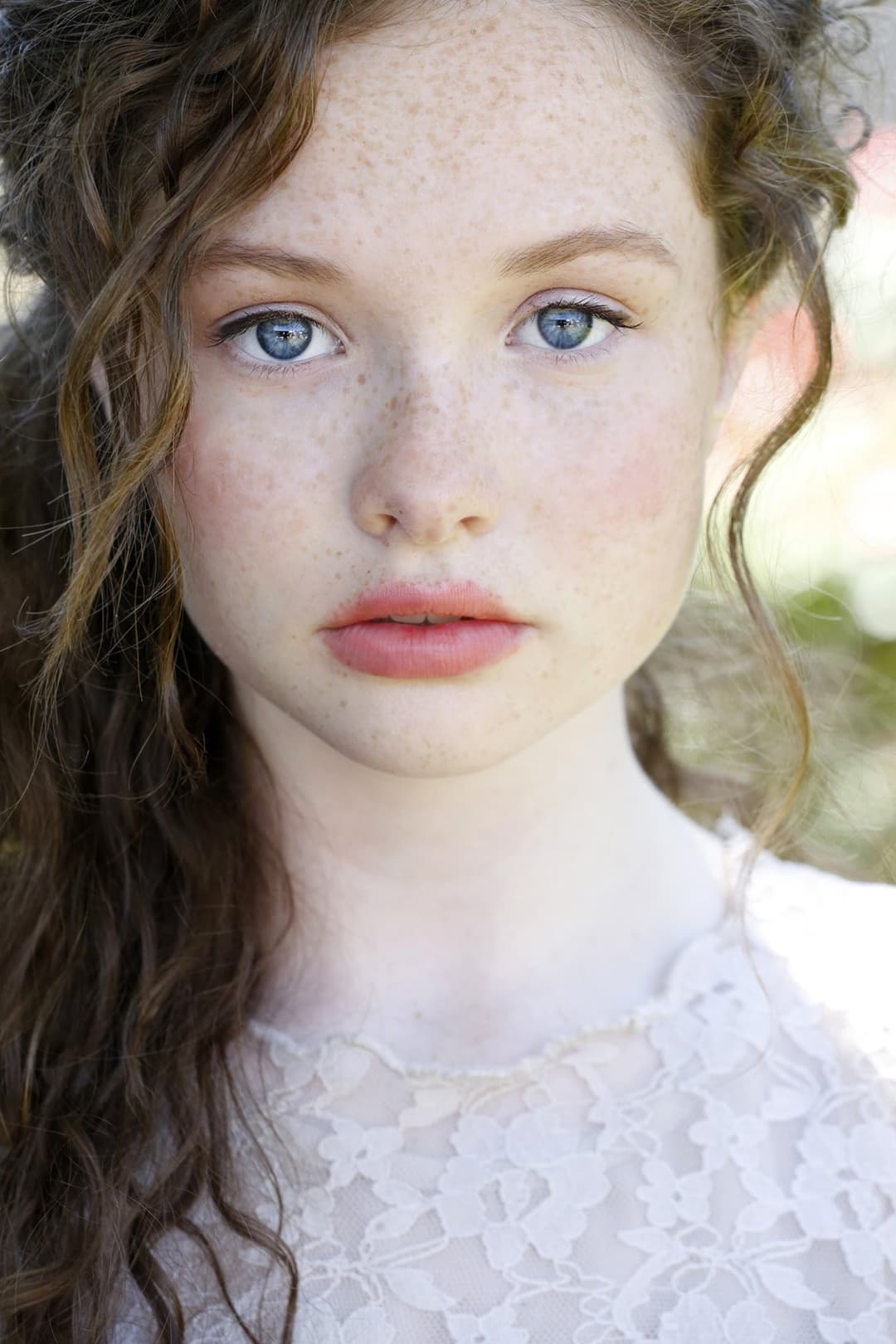 Zoe Colletti profile Zoe Colletti profile