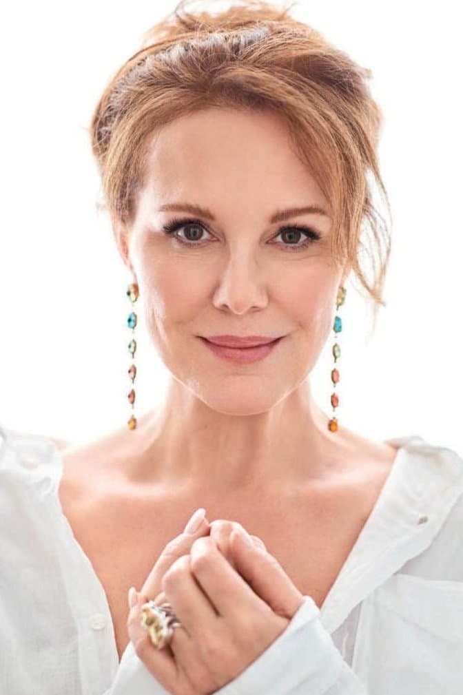 Elizabeth Perkins profile Elizabeth Perkins profile