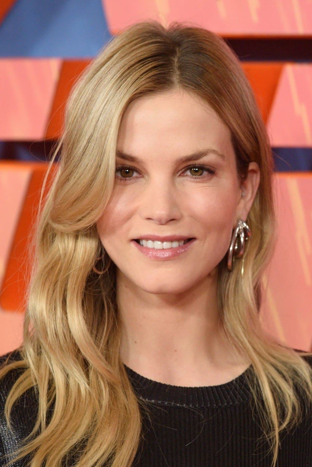 Sylvia Hoeks profile Sylvia Hoeks profile