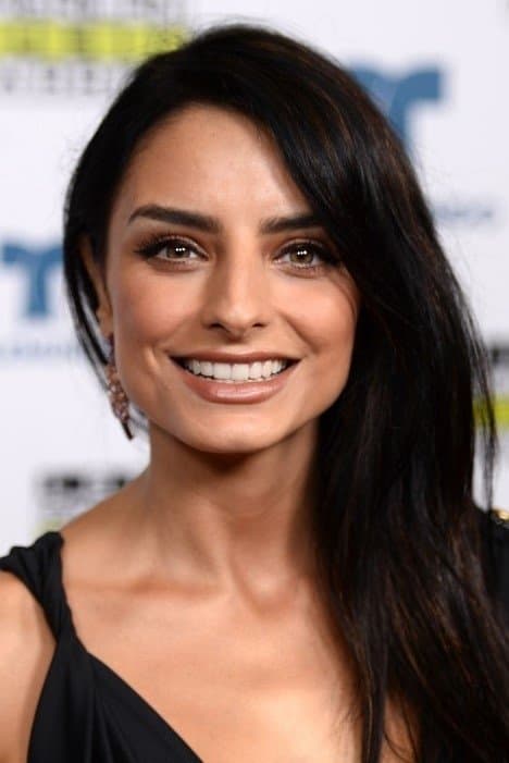 Aislinn Derbez profile Aislinn Derbez profile